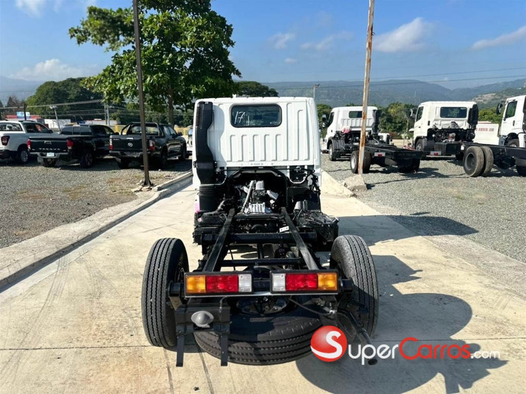 2027 Mitsubishi Motors Canter Chassis 10 pies — foto 8 / 9