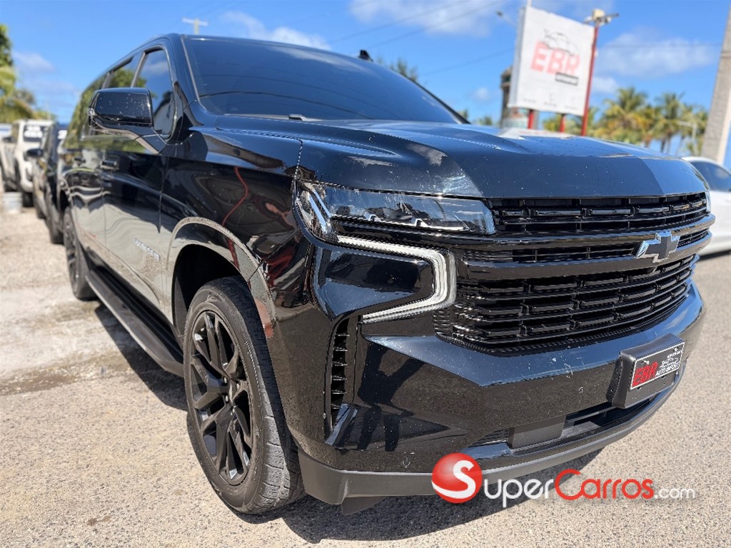 2022 Chevrolet Suburban LT — foto 2 / 9