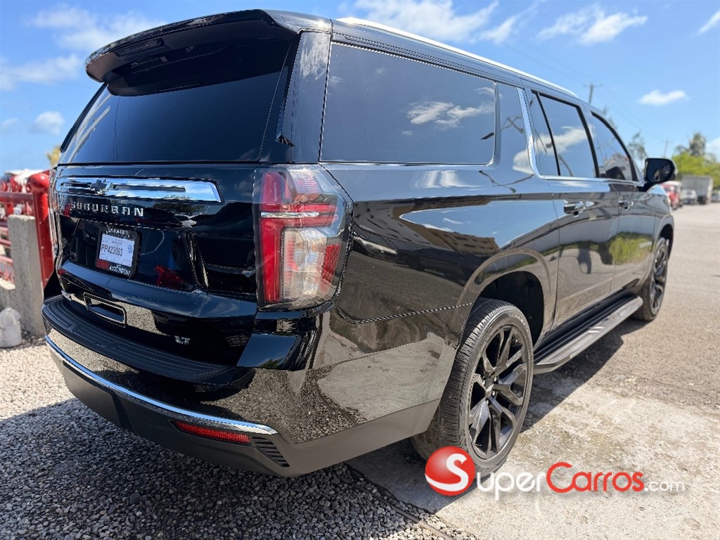 2022 Chevrolet Suburban LT — foto 3 / 9