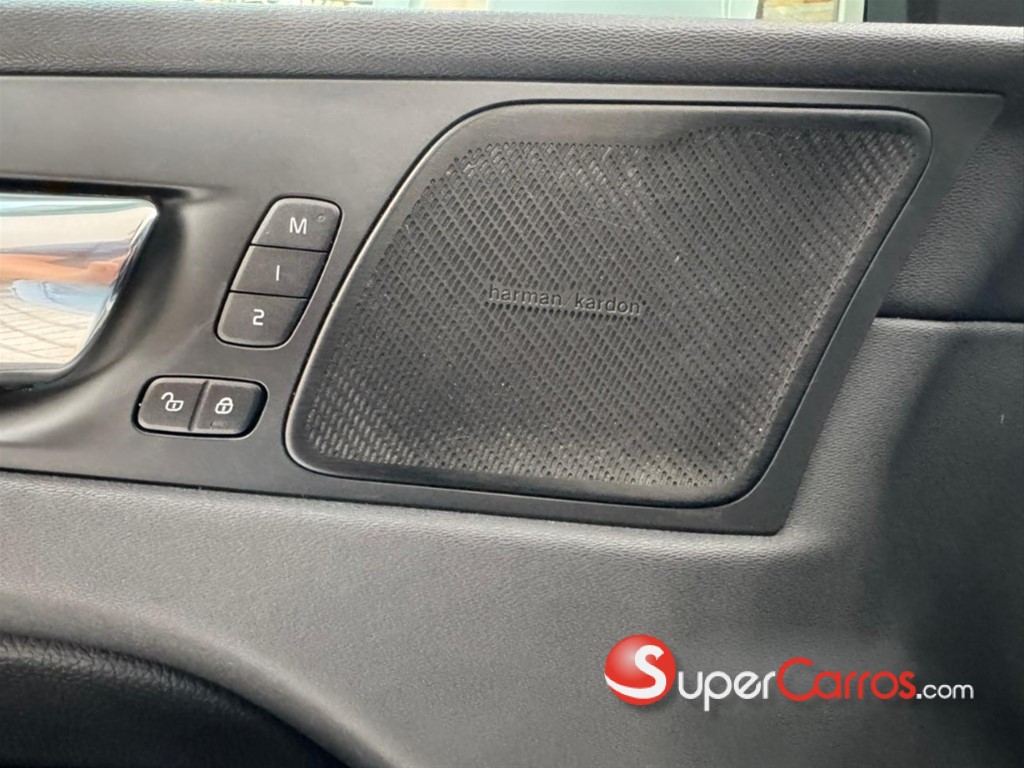 2019 Volvo XC60 Momentum T5 — foto 5 / 10
