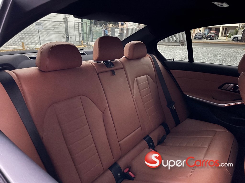 2021 BMW Serie 3 340i M — foto 9 / 12