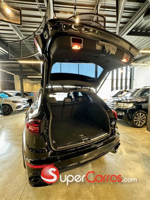 2016 Porsche Cayenne GTS — foto 3 / 9