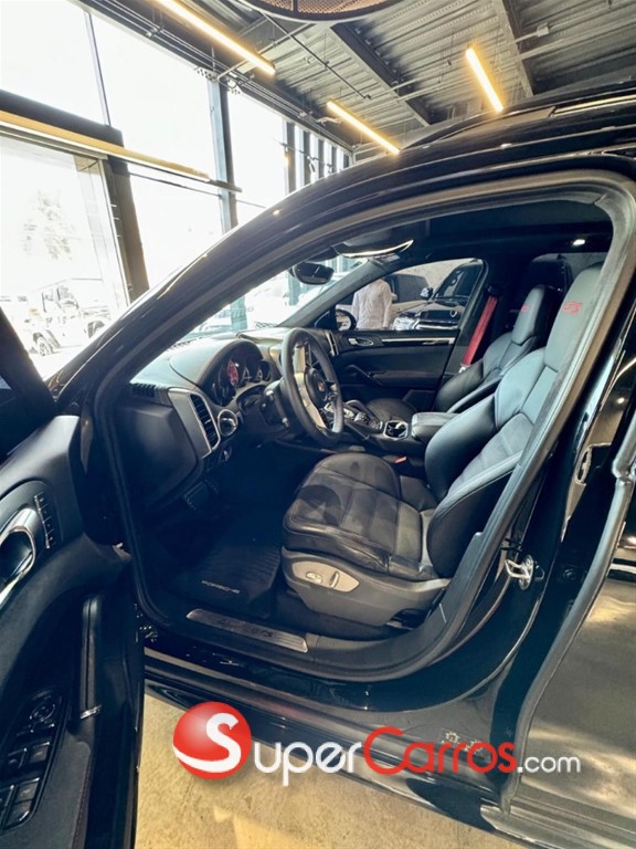 2016 Porsche Cayenne GTS — foto 5 / 9