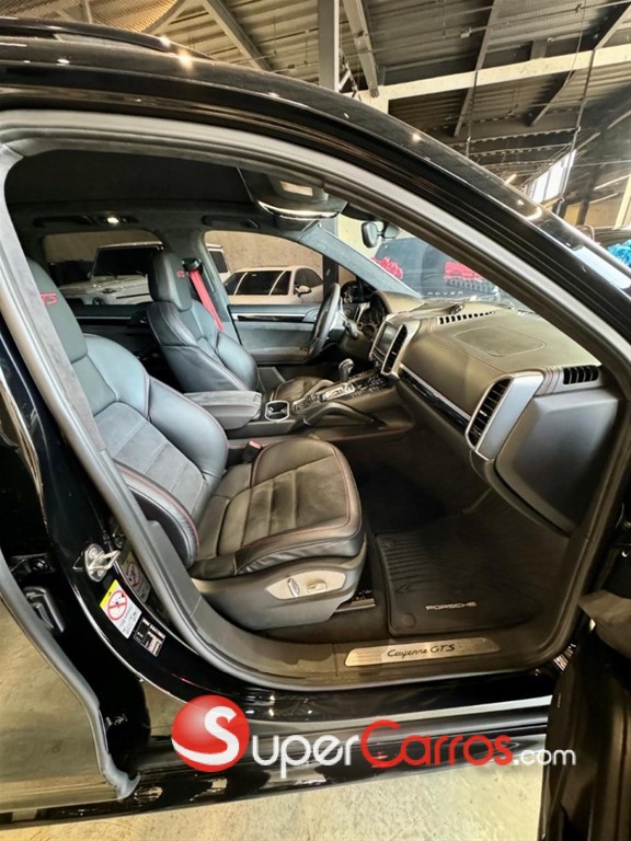 2016 Porsche Cayenne GTS — foto 6 / 9