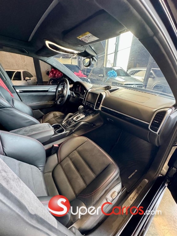 2016 Porsche Cayenne GTS — foto 7 / 9