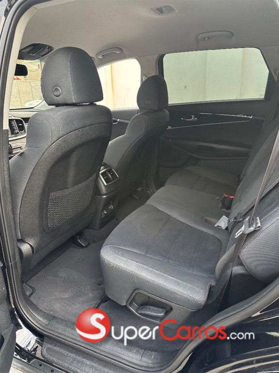 2019 Kia Sorento LX — foto 6 / 6