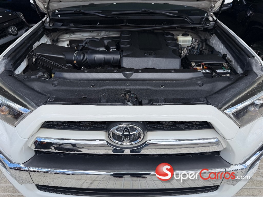 2015 Toyota 4 Runner Limited — foto 7 / 9