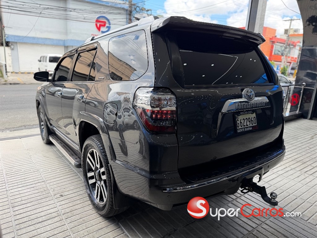 2016 Toyota 4 Runner Limited — foto 10 / 11
