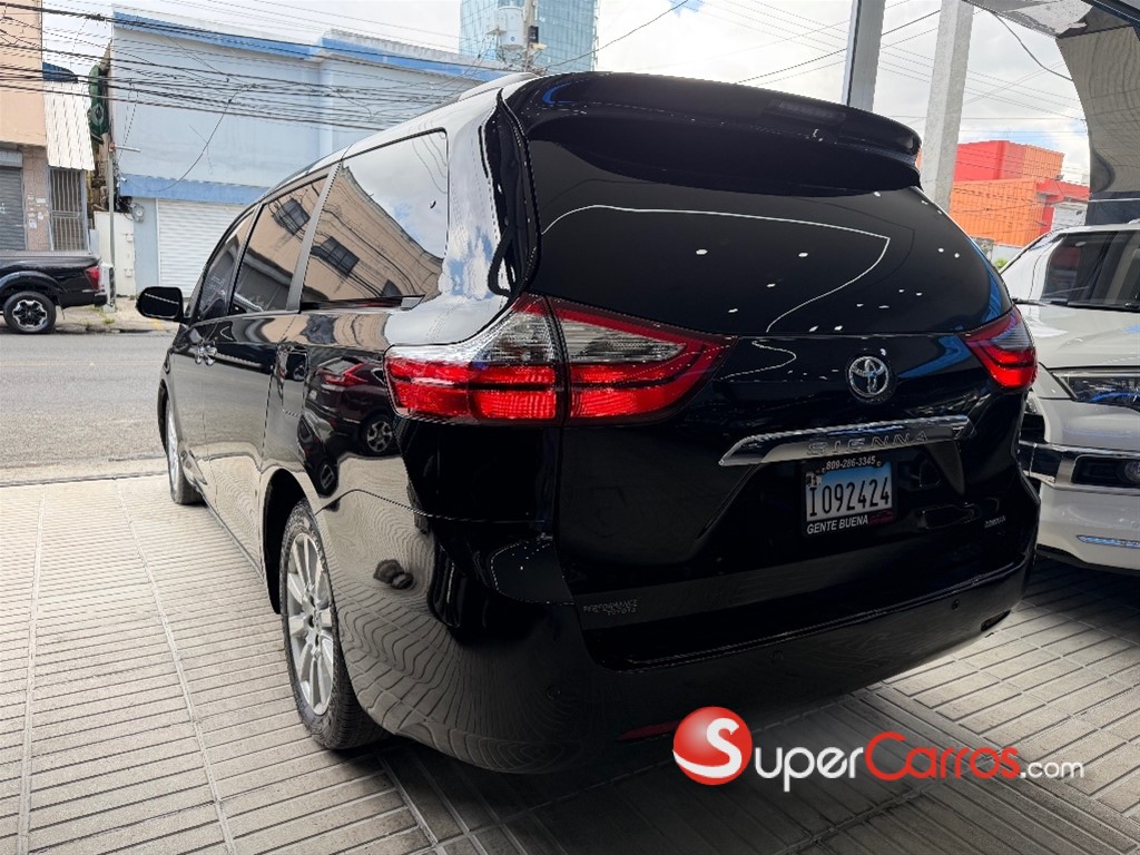 2017 Toyota Sienna Limited — foto 7 / 8