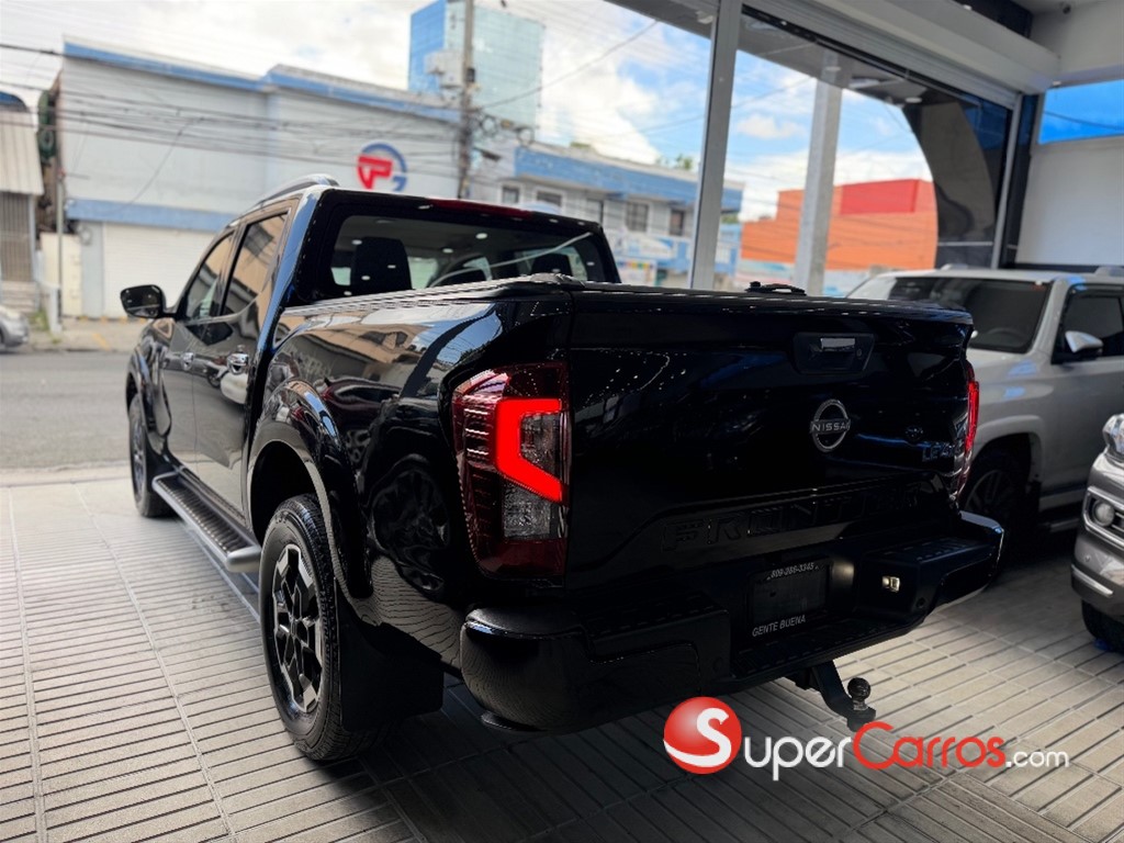 2024 Nissan Frontier LE — foto 9 / 10