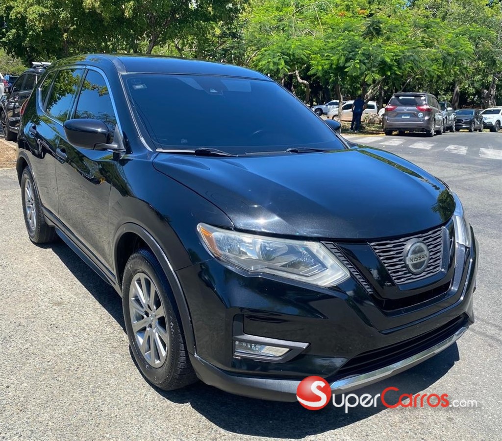 2020 Nissan Rogue SV — foto 2 / 12