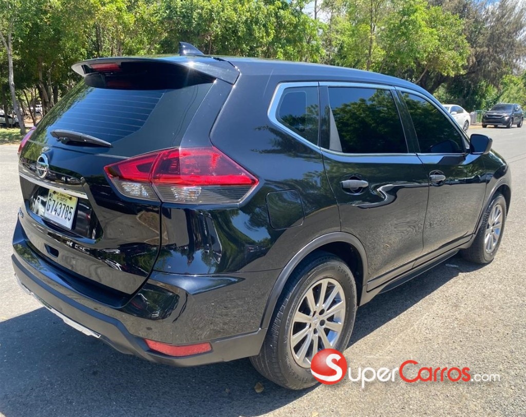 2020 Nissan Rogue SV — foto 3 / 12