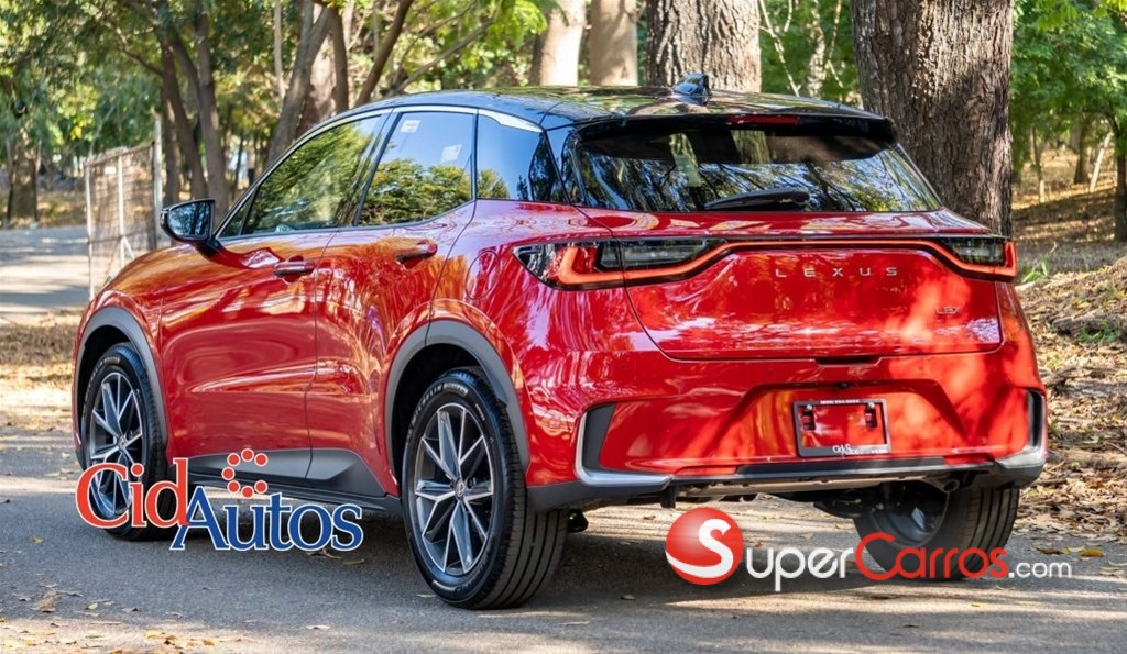 2026 Lexus LBX ActiveFull — foto 4 / 12