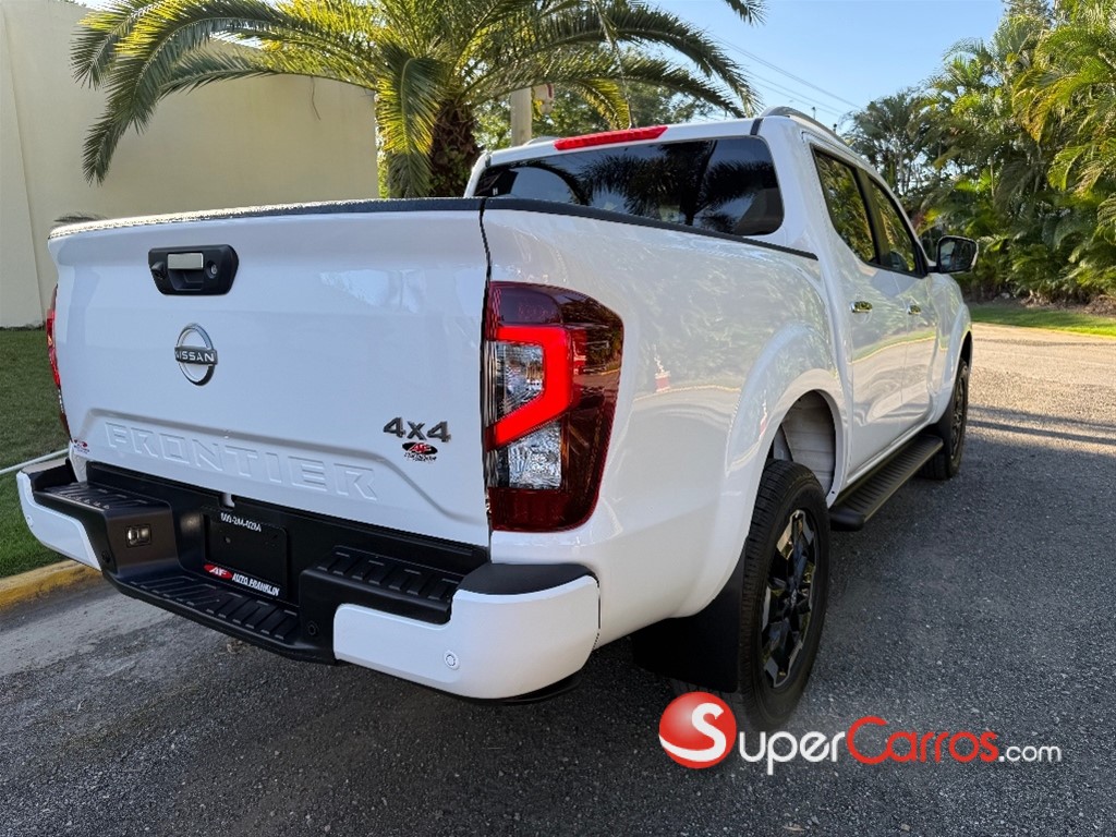 2026 Nissan Frontier LE — foto 4 / 8
