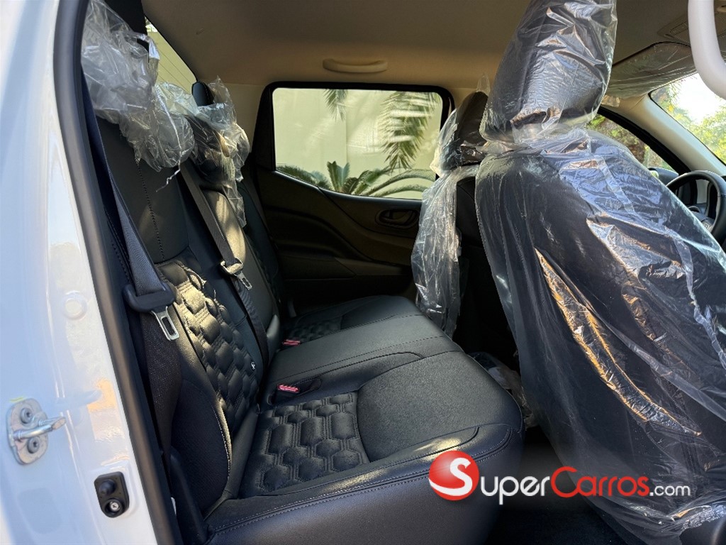 2026 Nissan Frontier LE — foto 6 / 8