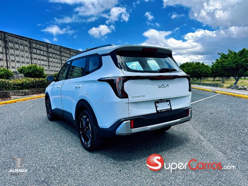 2027 Kia Carens — foto 8 / 12