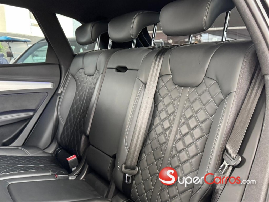 2021 Audi Q5 S-Line — foto 5 / 12