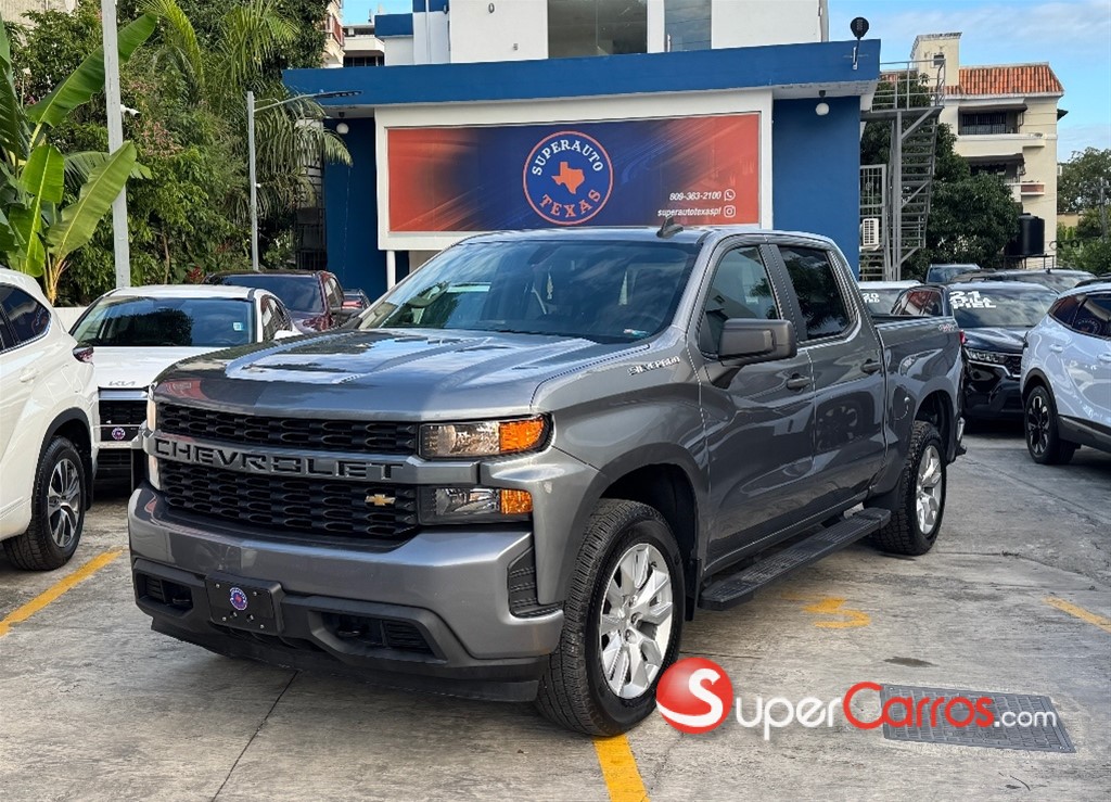 2022 Chevrolet Silverado Custom