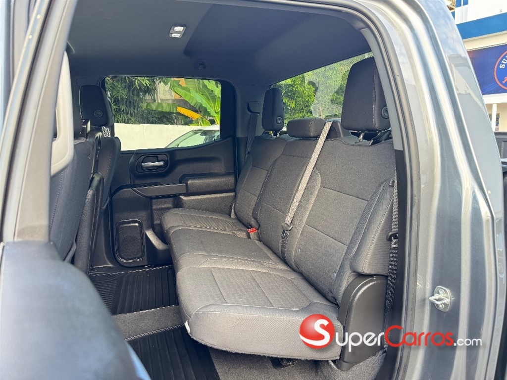 2022 Chevrolet Silverado Custom — foto 10 / 12