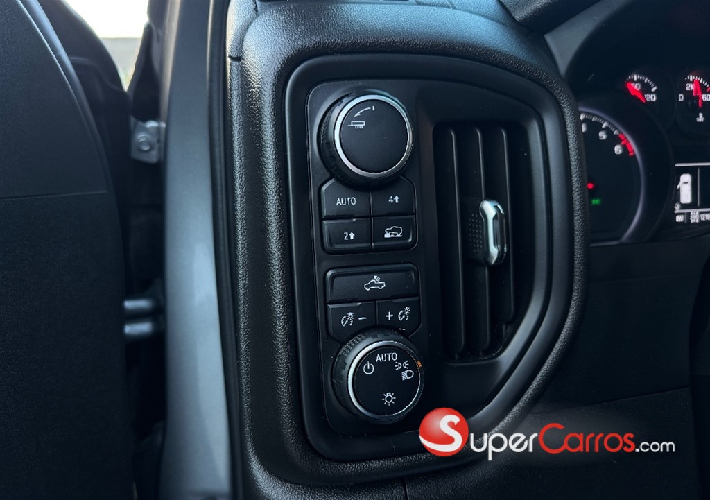 2022 Chevrolet Silverado Custom — foto 11 / 12