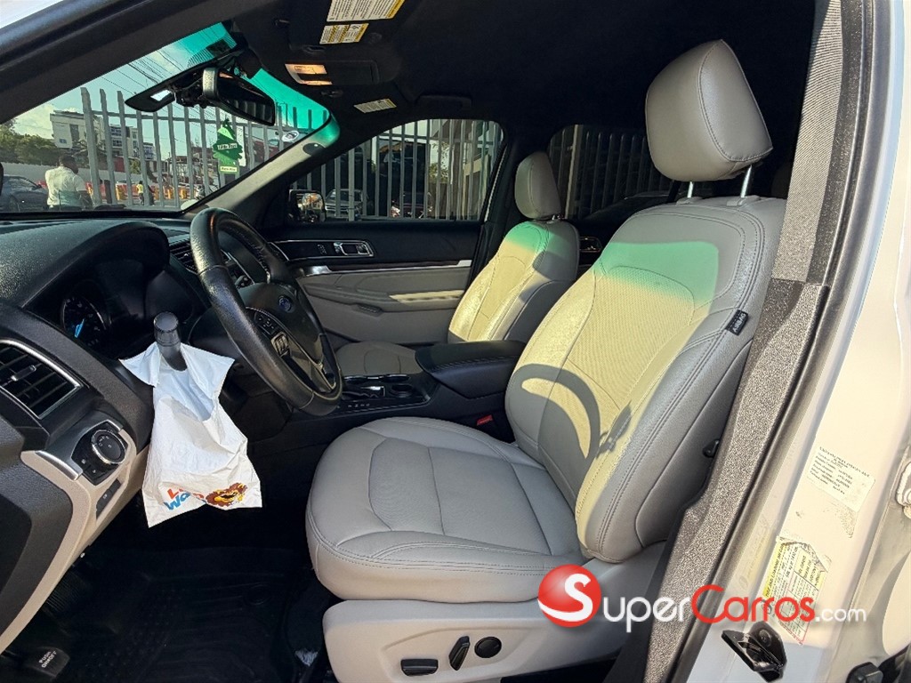 2019 Ford Explorer Limited — foto 9 / 11
