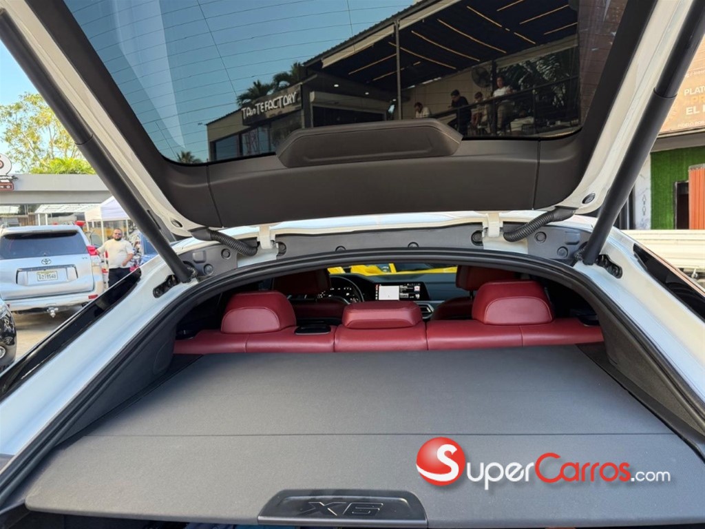 2021 BMW X 6 SDrive40i — foto 5 / 11