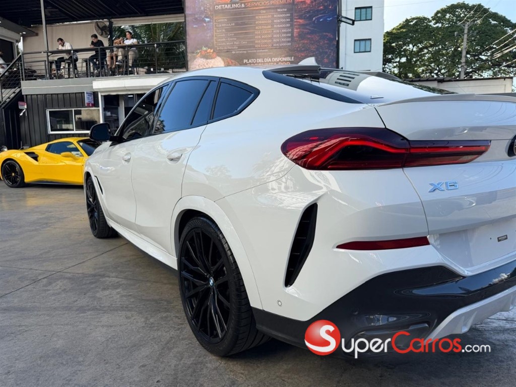 2021 BMW X 6 SDrive40i — foto 9 / 11