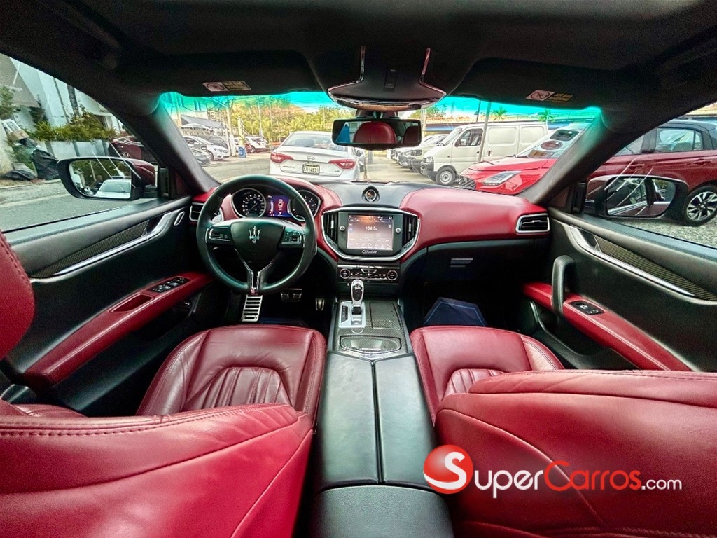 2016 Maserati Ghibli SQ4 — foto 8 / 12
