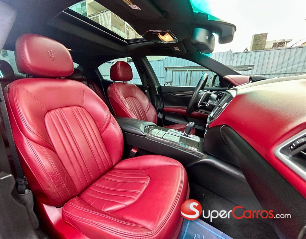 2016 Maserati Ghibli SQ4 — foto 9 / 12