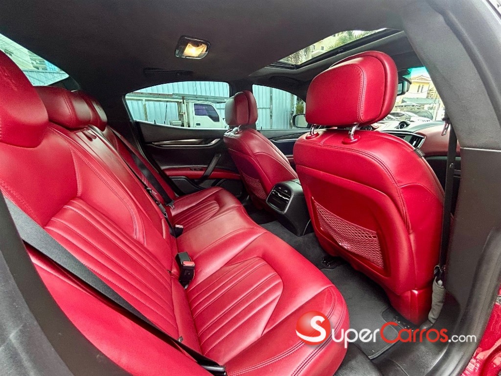 2016 Maserati Ghibli SQ4 — foto 10 / 12