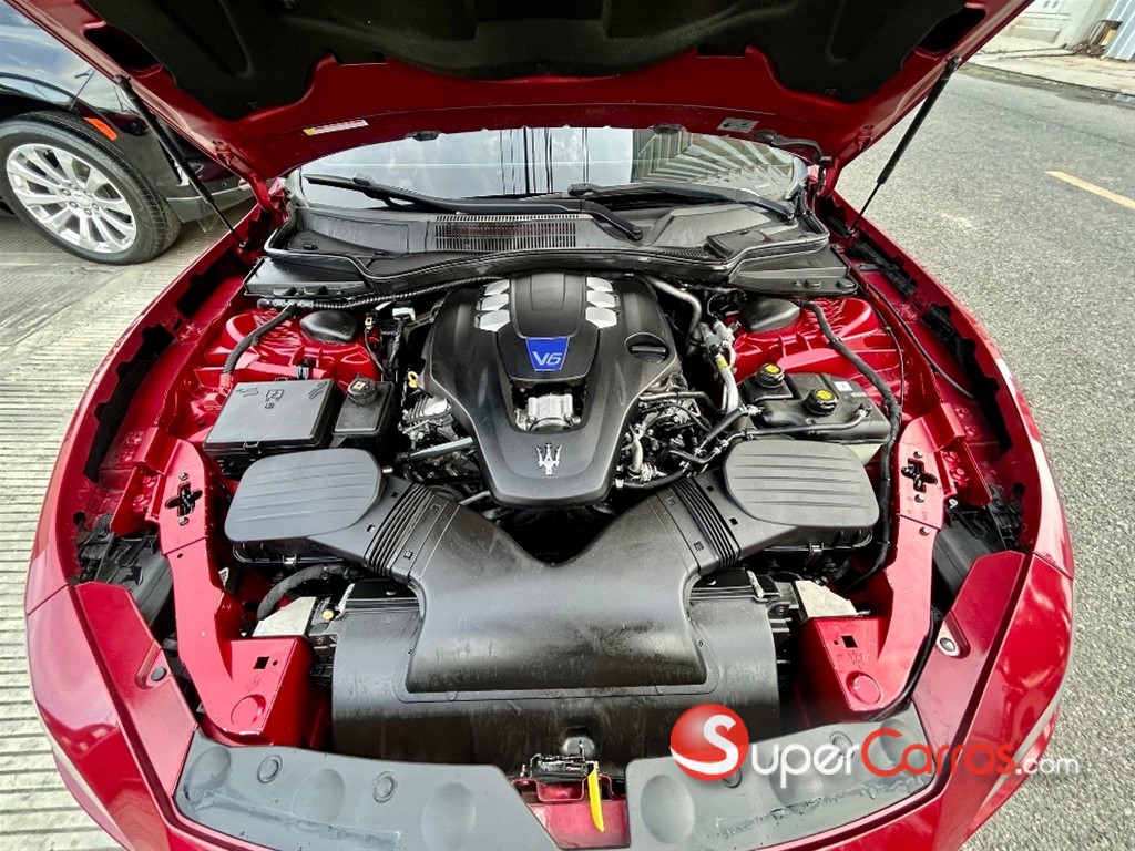 2016 Maserati Ghibli SQ4 — foto 11 / 12