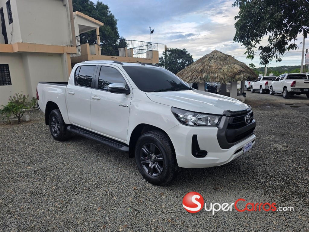 2022 Toyota Hilux 2.4 — foto 2 / 12