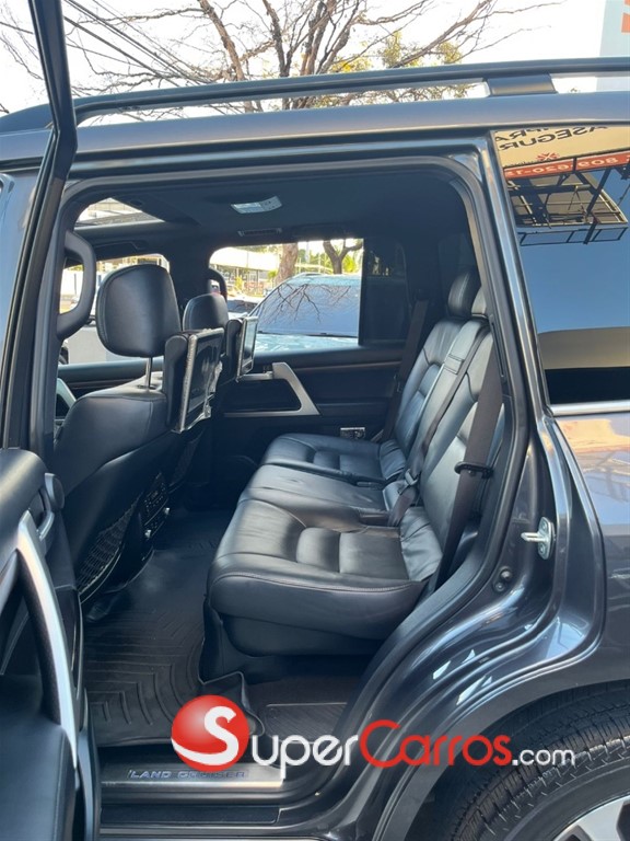 2020 Toyota Land Cruiser 200 VX-R — foto 7 / 12