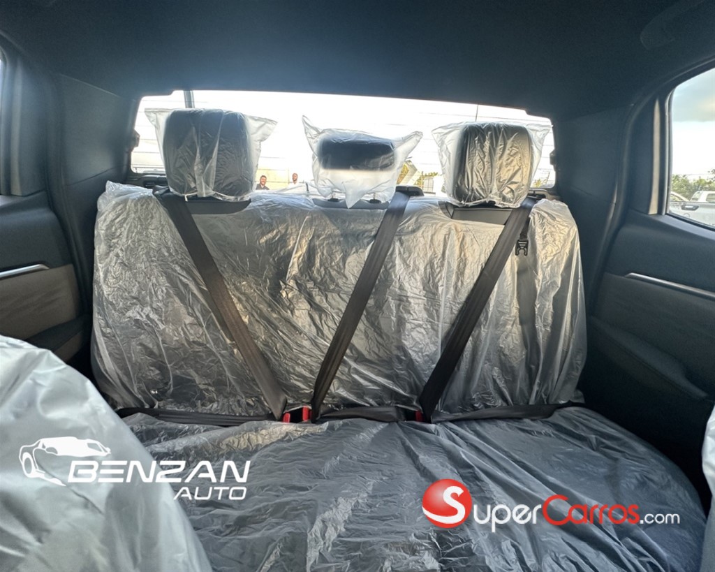 2027 Isuzu DMAX LSE — foto 8 / 9