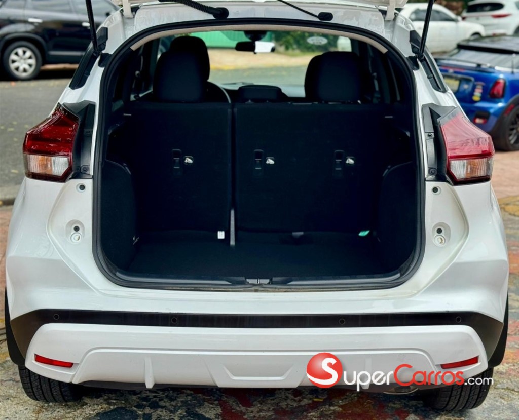2022 Nissan Kicks SV — foto 6 / 12