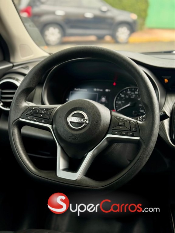2022 Nissan Kicks SV — foto 8 / 12