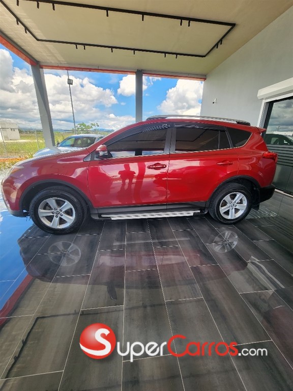 2015 Toyota RAV4 XLE — foto 6 / 12