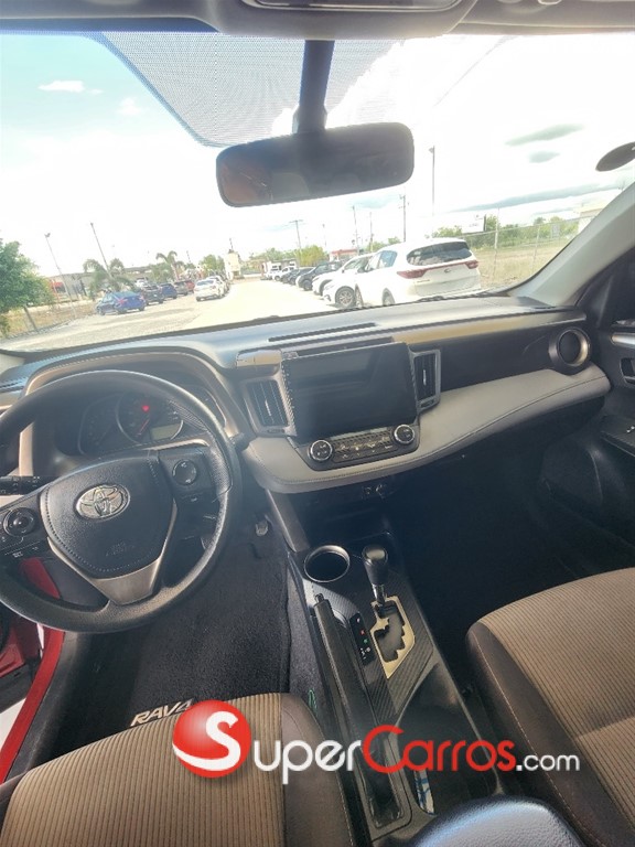 2015 Toyota RAV4 XLE — foto 10 / 12