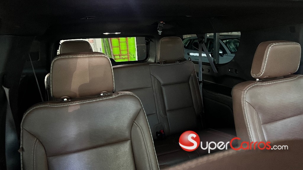 2023 Chevrolet Suburban Highcountry — foto 9 / 12