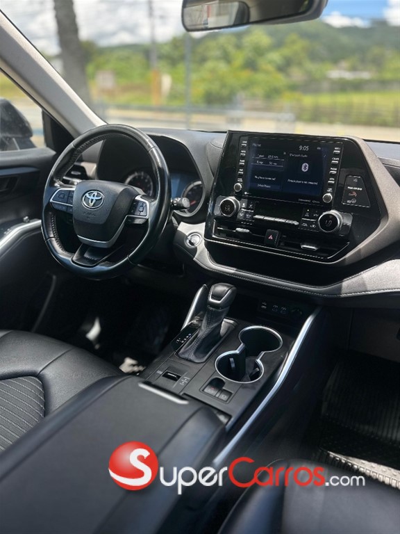 2022 Toyota Highlander LE Plus — foto 5 / 10