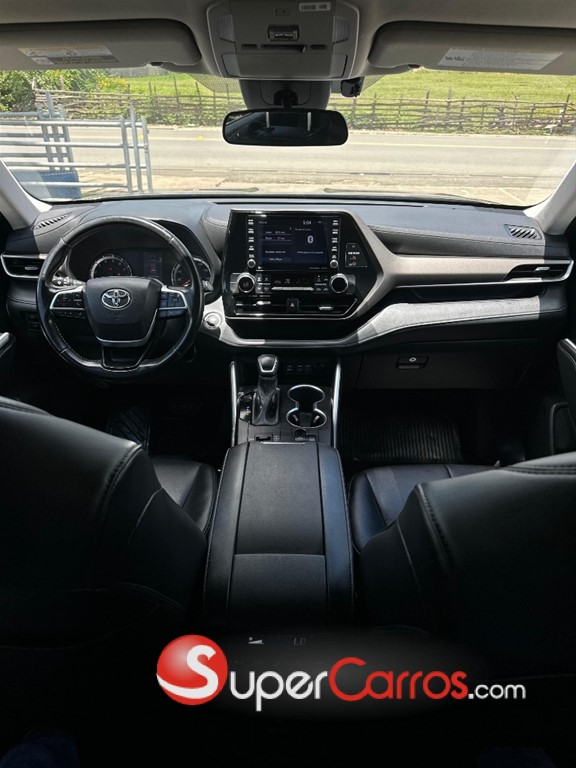 2022 Toyota Highlander LE Plus — foto 7 / 10
