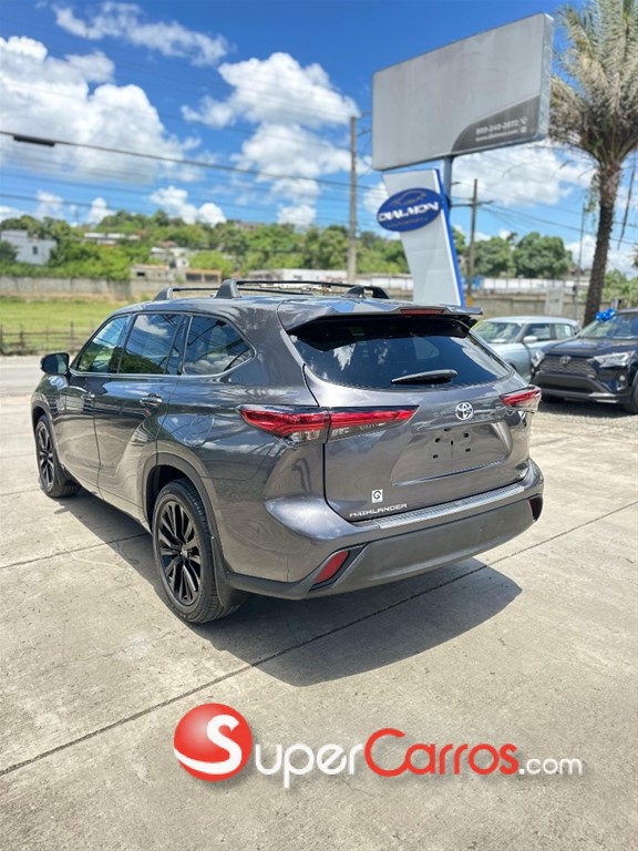 2022 Toyota Highlander LE Plus — foto 8 / 10