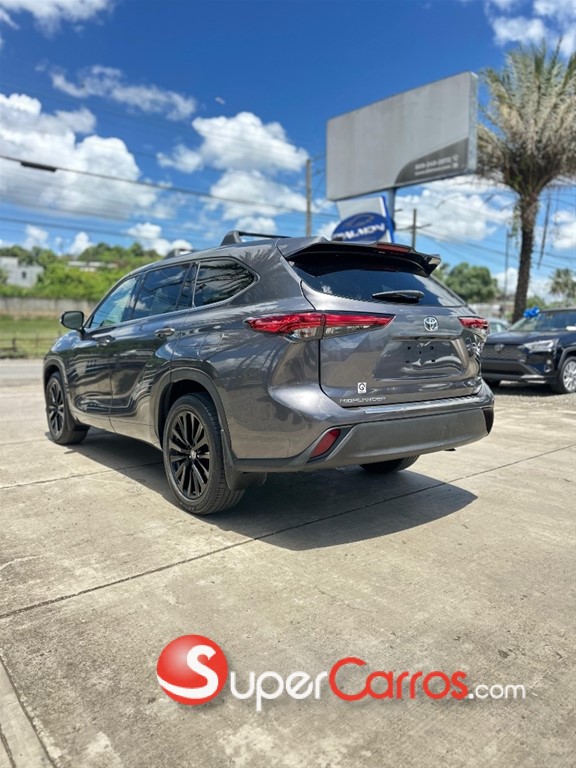 2022 Toyota Highlander LE Plus — foto 10 / 10