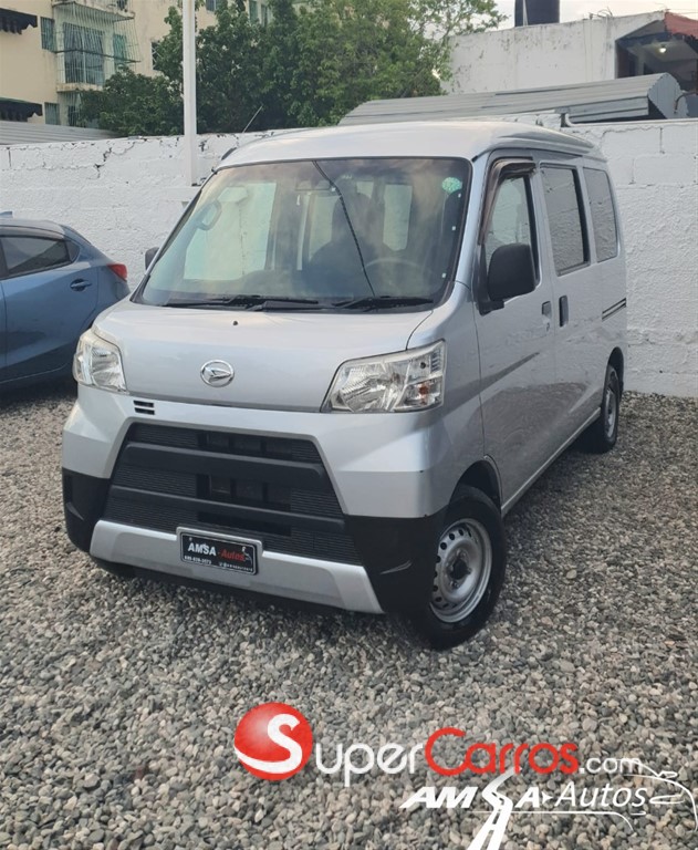 2020 Daihatsu Hijet Minivan — foto 2 / 12
