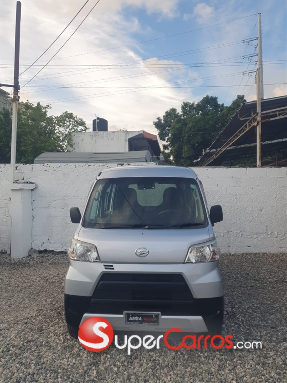 2020 Daihatsu Hijet Minivan — foto 4 / 12