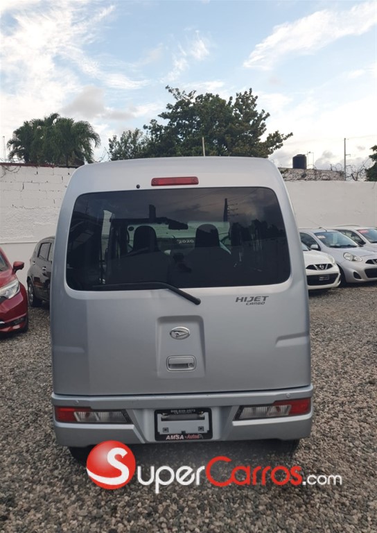 2020 Daihatsu Hijet Minivan — foto 6 / 12