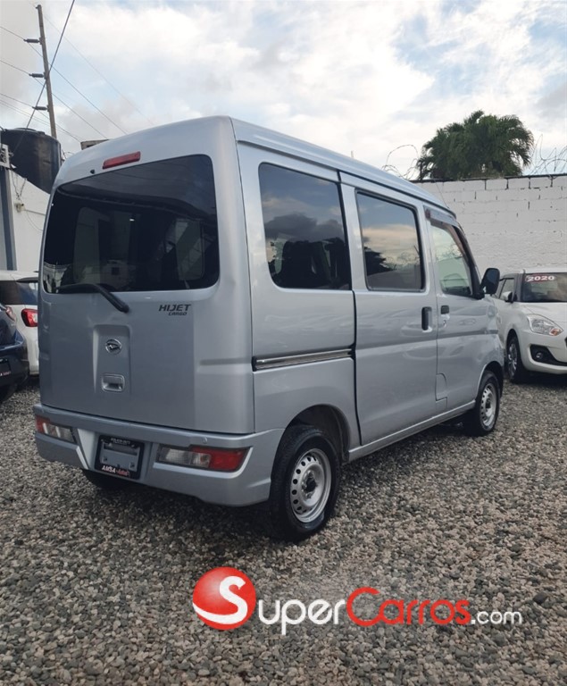 2020 Daihatsu Hijet Minivan — foto 7 / 12