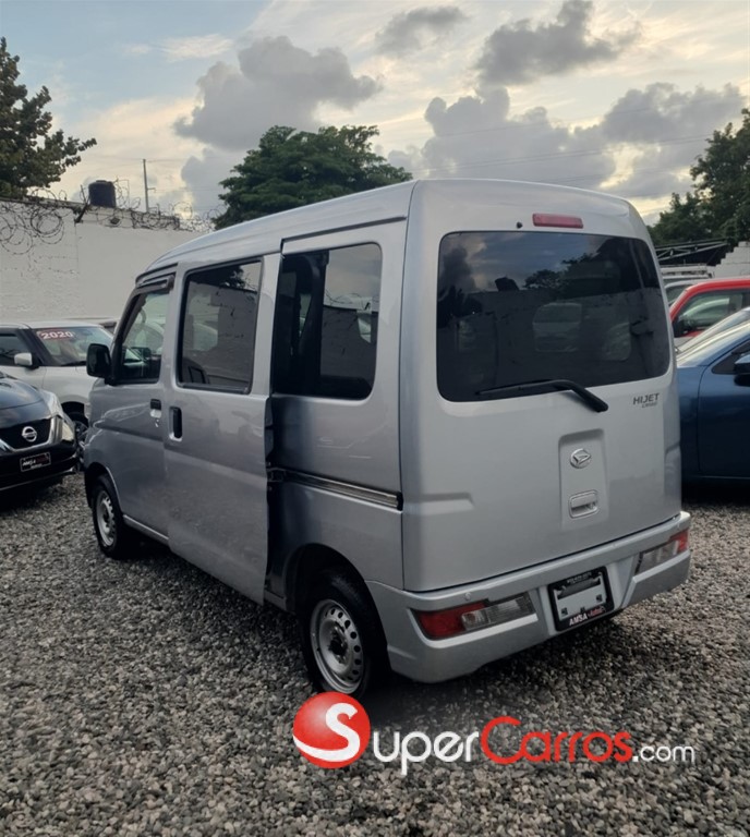 2020 Daihatsu Hijet Minivan — foto 8 / 12