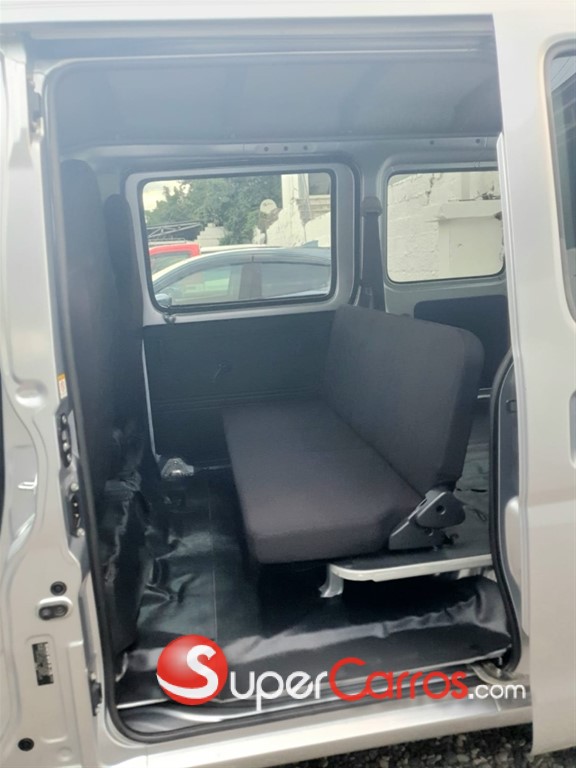 2020 Daihatsu Hijet Minivan — foto 12 / 12