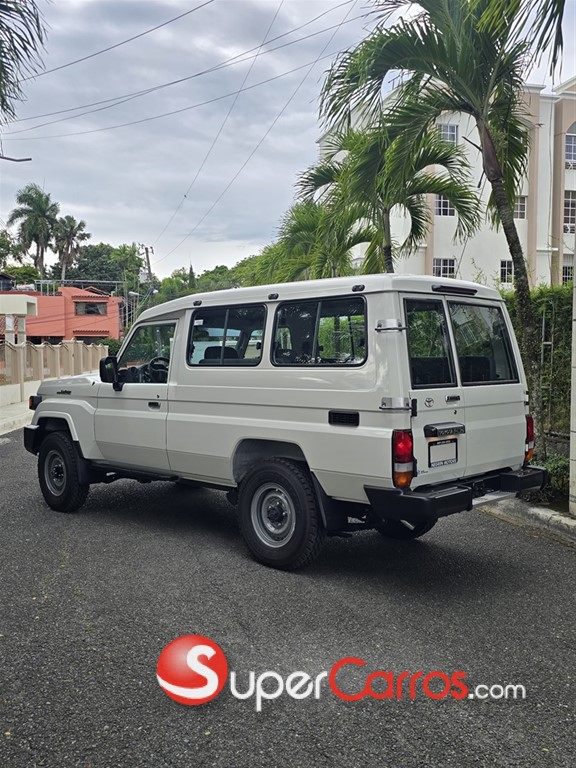 2026 Toyota Land Cruiser Serie 80 — foto 4 / 7